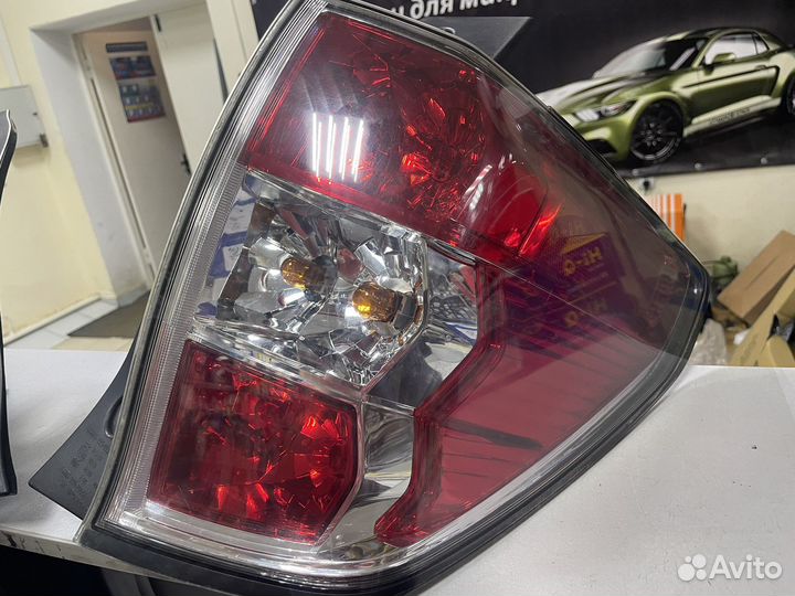 Фонарь задний правй и левый субару Форестер