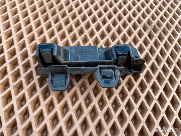 Кронштейн крепления порога правый BMW X1 U11 2022