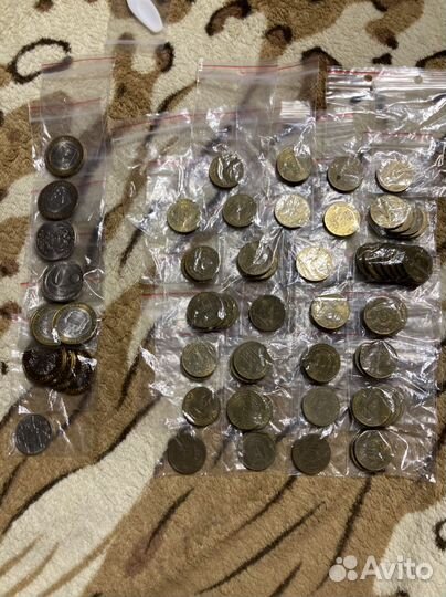 Юбилейные монеты