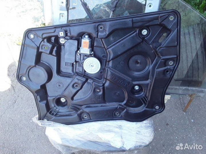 Стеклоподъемник передний правый Renault Koleos HY