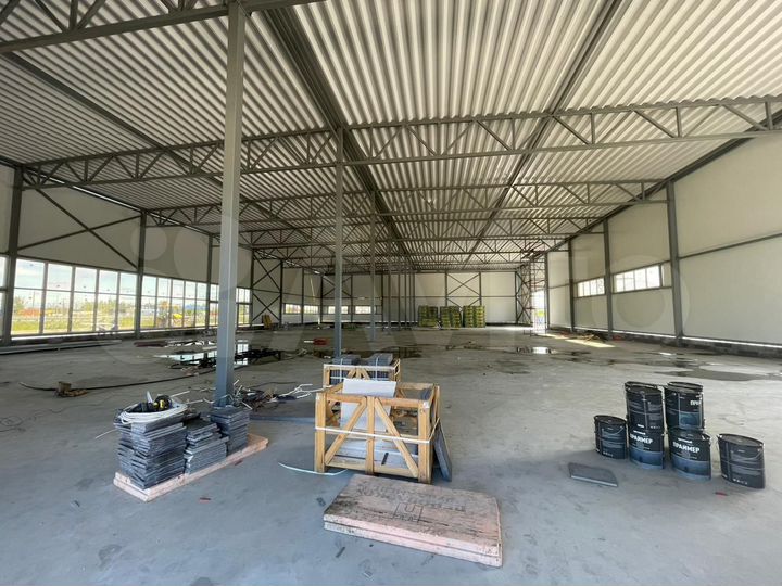 Склад под магазин 500 - 1500 кв м