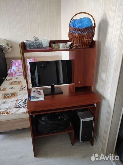 Компьютерный стол