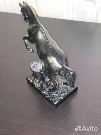 Статуэтка из чугуна
