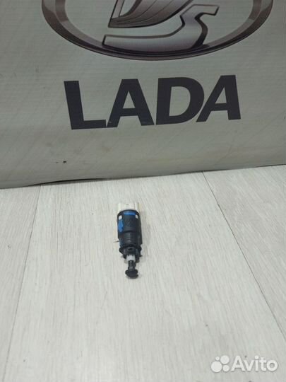 Датчик включения стоп сигнала Лягушка LADA largus