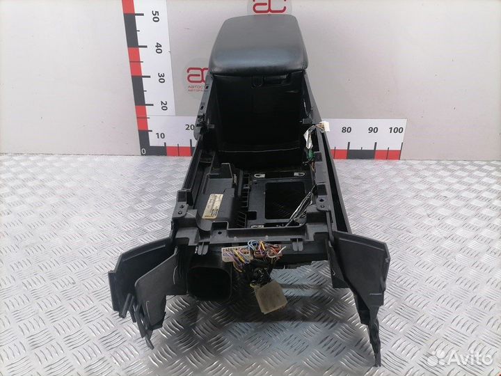 Подлокотник для Infiniti QX56 (JA60) 96994ZQ10B