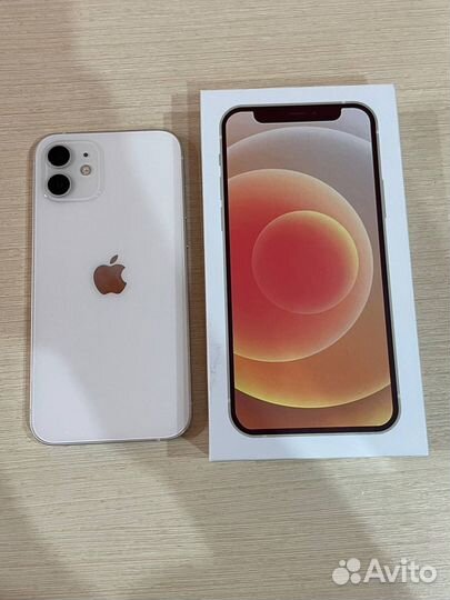 iPhone 12, 64 ГБ
