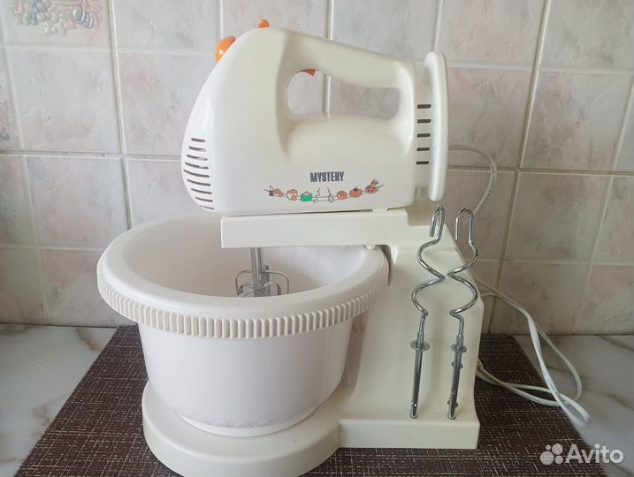 Миксер с чашей