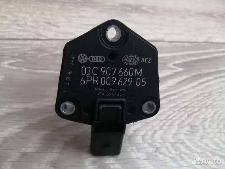 Датчик уровня масла 03C907660M Audi, Vw, Skoda
