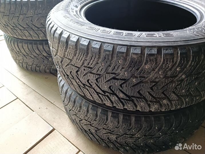 Nokian Tyres Hakkapeliitta 8 SUV 215/65 R16 102T