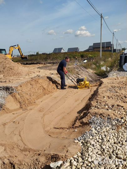 Въездная группа, парковка, площадка