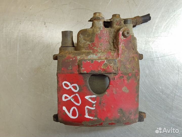 Суппорт передний левый Volkswagen Golf 3