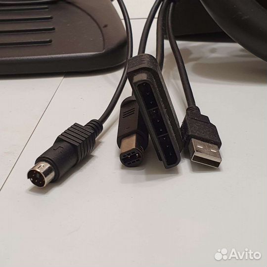 Игровой руль с педалями