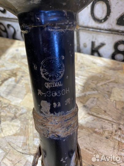 Стойка амортизатора в сборе передняя правая