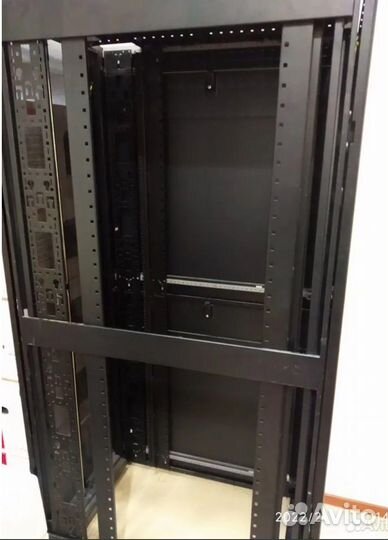 Шкаф напольный, серверный APC 600x1070 NetShelter