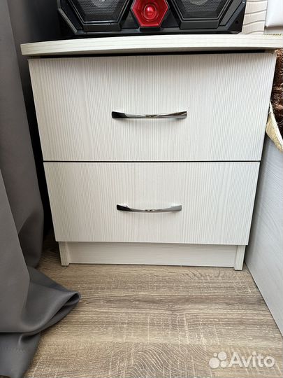 Тумба прикроватная