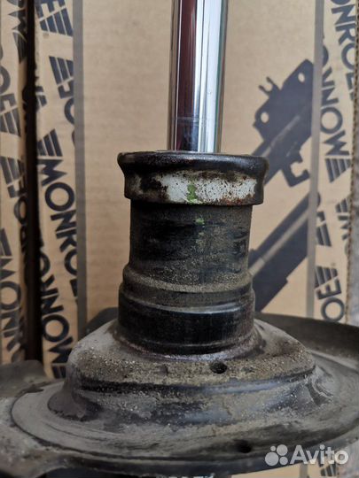 Передние стойки Mazda 2