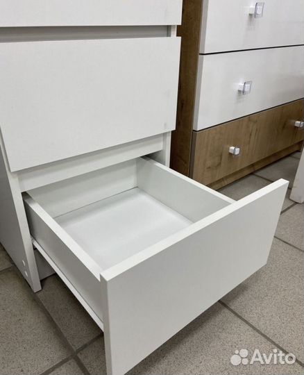 Стол белый компьютерный