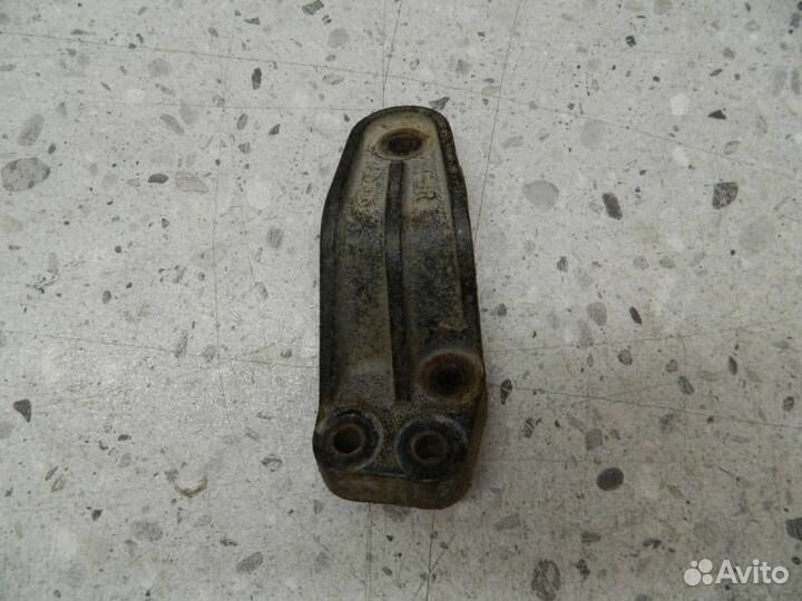 Кронштейн опоры двигателя Kia Soul AM 2009-2014