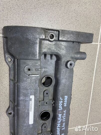 Клапанная крышка левая Kia Sportage 2006