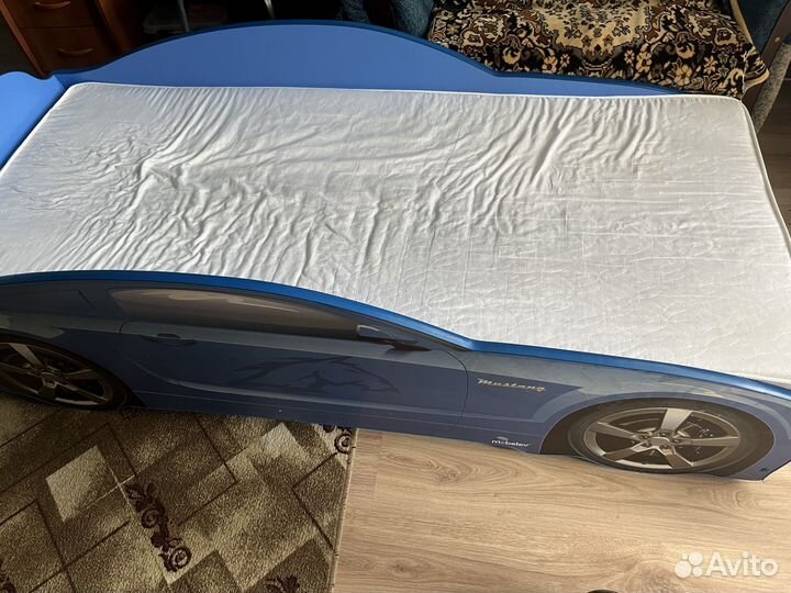 Детская кровать машина с матрасом