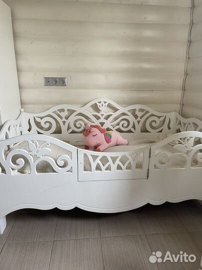 Детская кровать с балдахином