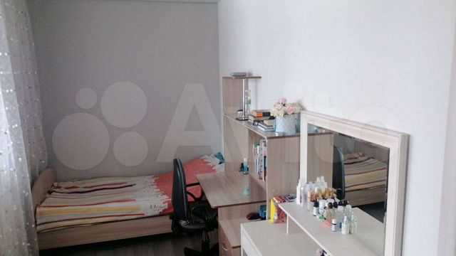 3-к. квартира, 100 м², 1/4 эт.