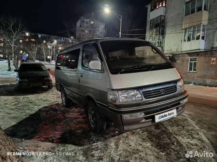 Toyota Hiace 3.0 AT, 1996, 330 000 км
