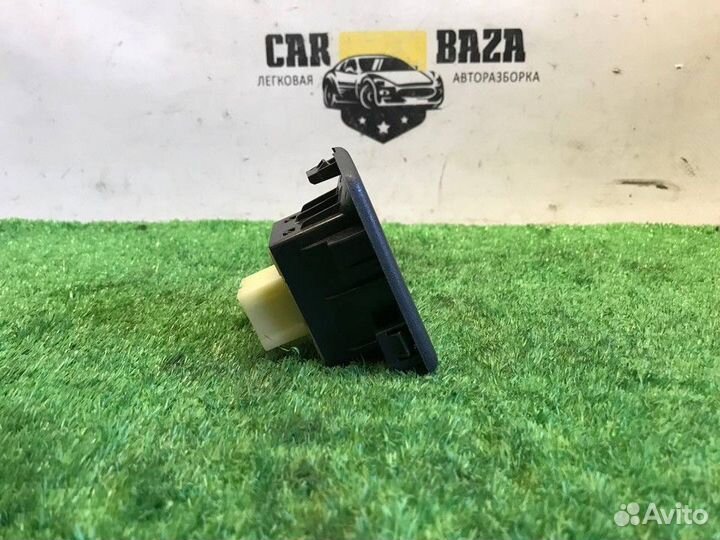 Кнопка стеклоподъемника передняя правая (R)