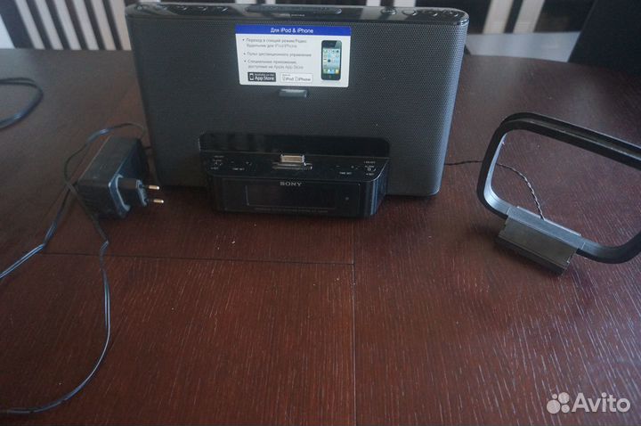 Док-станция для iPod 2/iPhone 4 sony ICF-DS15iP