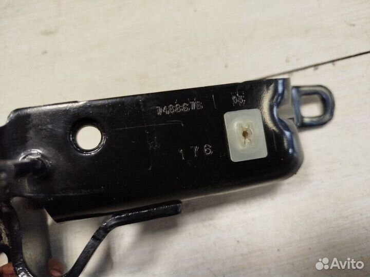 Кронштейн ремня безопасности задний правый Bmw X7