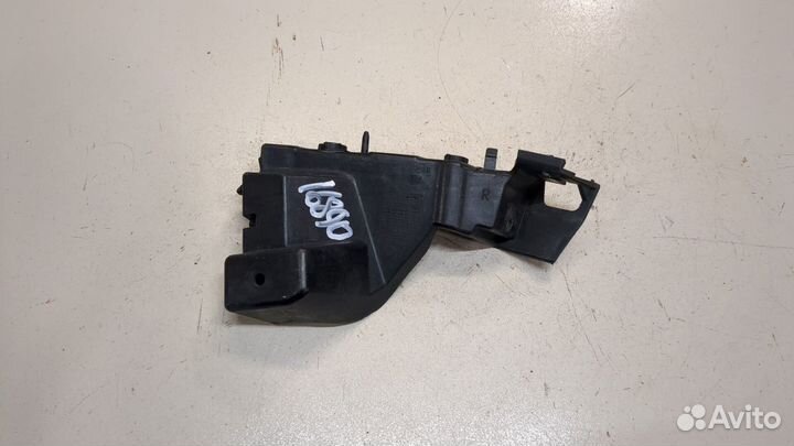 Кронштейн бампера Audi Q5, 2010