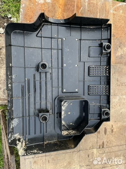 Крышка двигателя chery tiggoт11