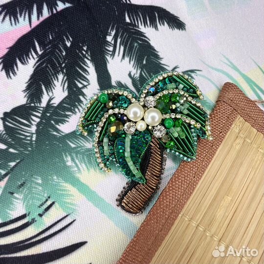 Брошь ручной работы 