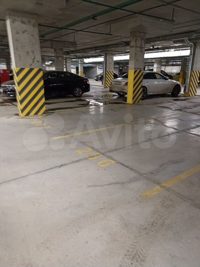 Машиноместо, 13 м²