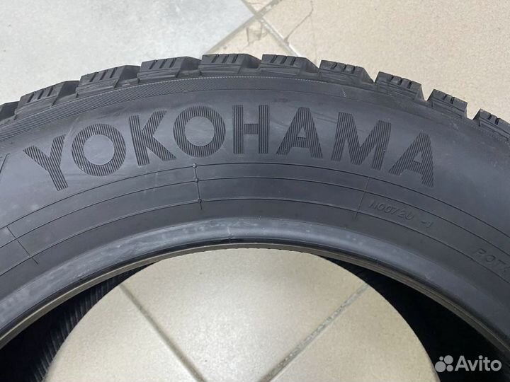 Yokohama Ice Guard IG65 215/55 R16 97T