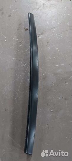 Молдинг багажника на Nissan Fuga