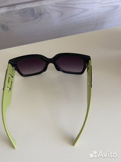 Солнцезащитные очки женские