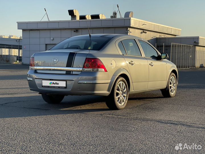 Opel Astra 1.8 AT, 2014, 154 000 км