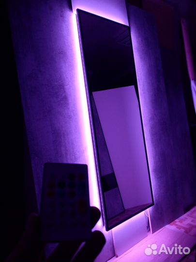 Зеркало с подсветкой новое