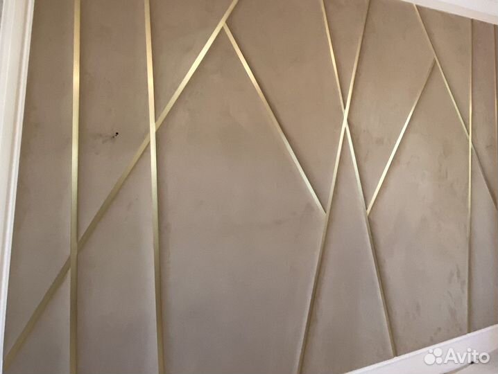 Мягкие панели для стен с латунным профилем