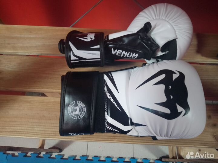 Перчатки для единоборств