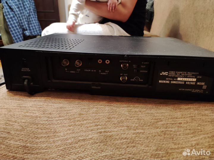 Пишущий видеомагнитофон JVC HR-D211EM