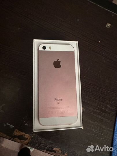 iPhone SE, 128 ГБ