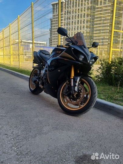 Yamaha R1