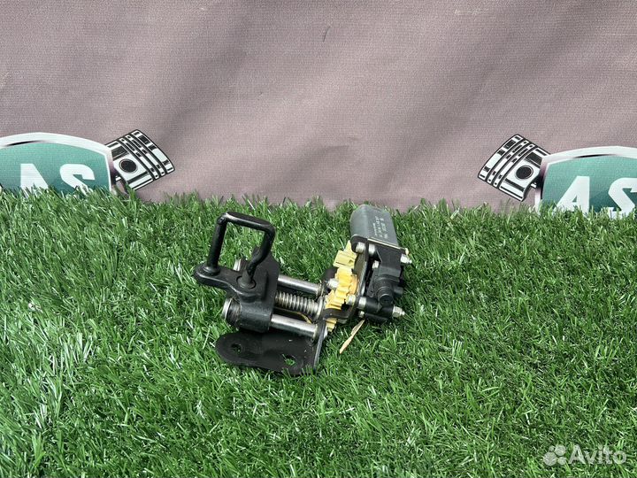 Замок спинки сиденья левый Porsche Panamera