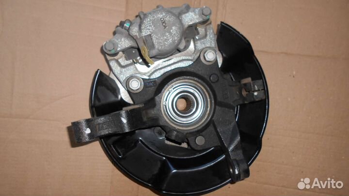 Geely Emgrand EC7 кулак поворотный передний