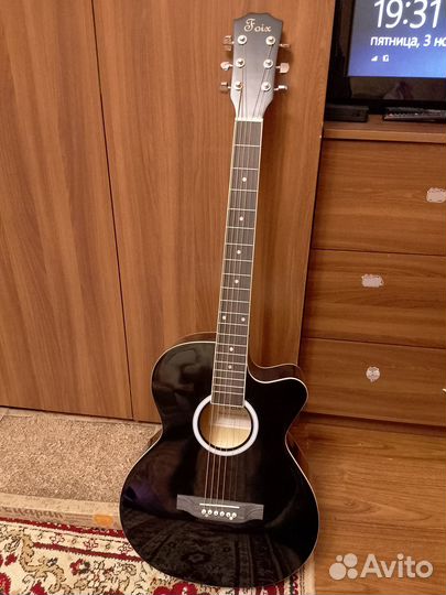 Акустическая гитара