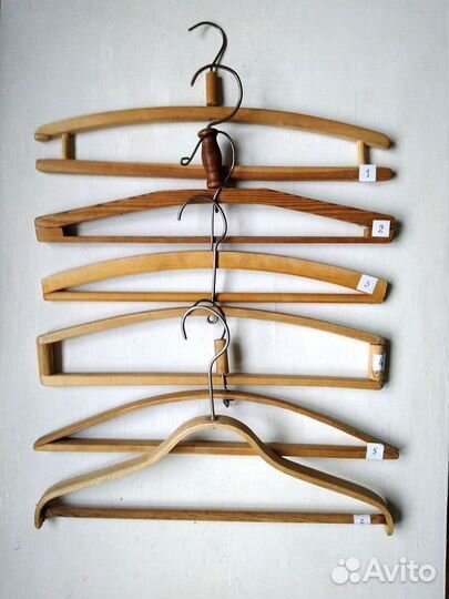 Плечики старинных образцов деревянные