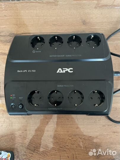 Источник бесперебойного питания APC 700 BA 405 Вт