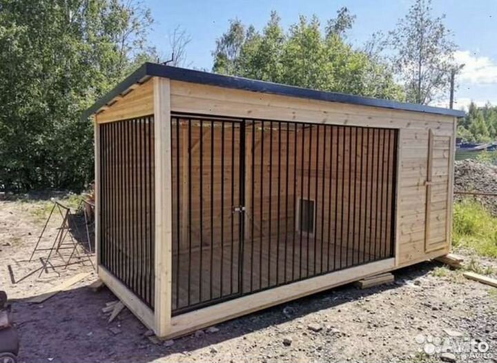 Вольер с хозблоком